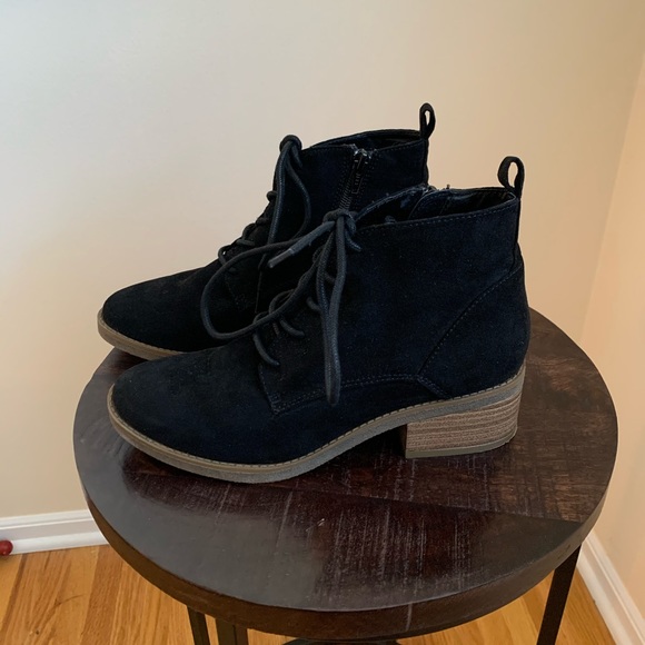 Black suede booties size 7 - Picture 2 of 4